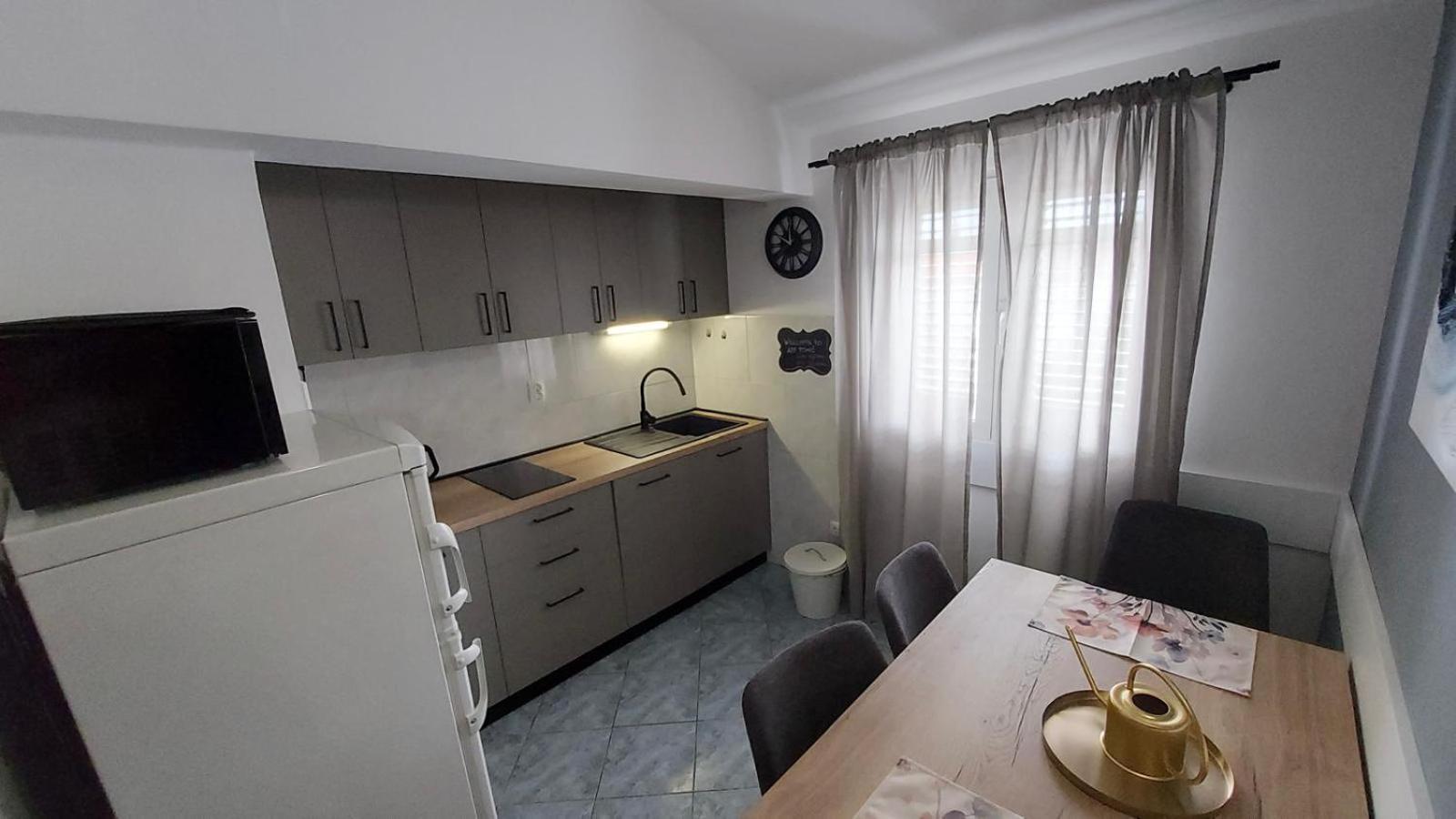 Apartments Tomic 比奥格勒·纳·莫鲁 外观 照片