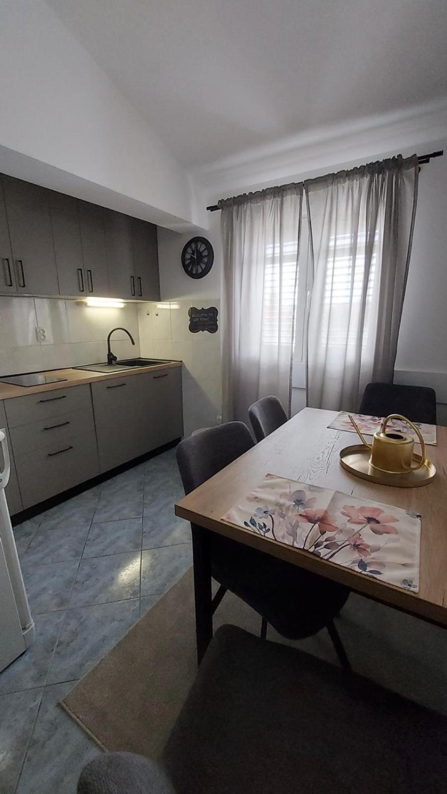 Apartments Tomic 比奥格勒·纳·莫鲁 外观 照片